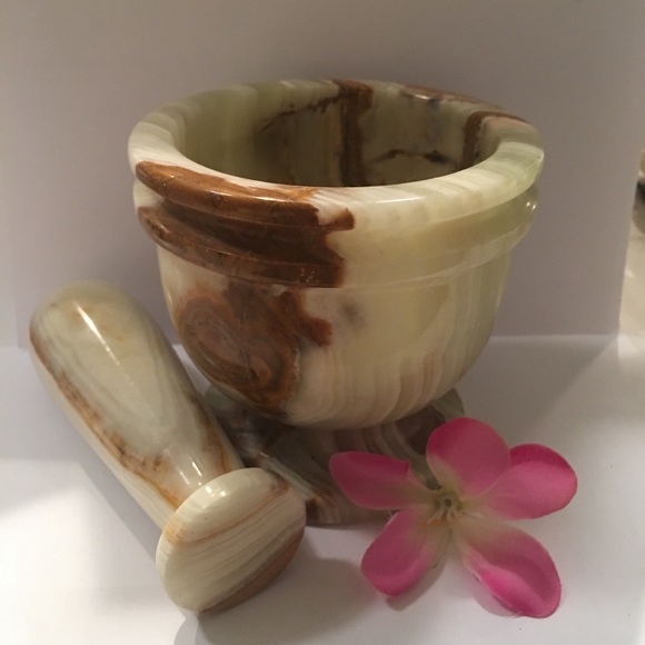 Pestle & Mortar Calcite Crystal - Picture 4 of 5